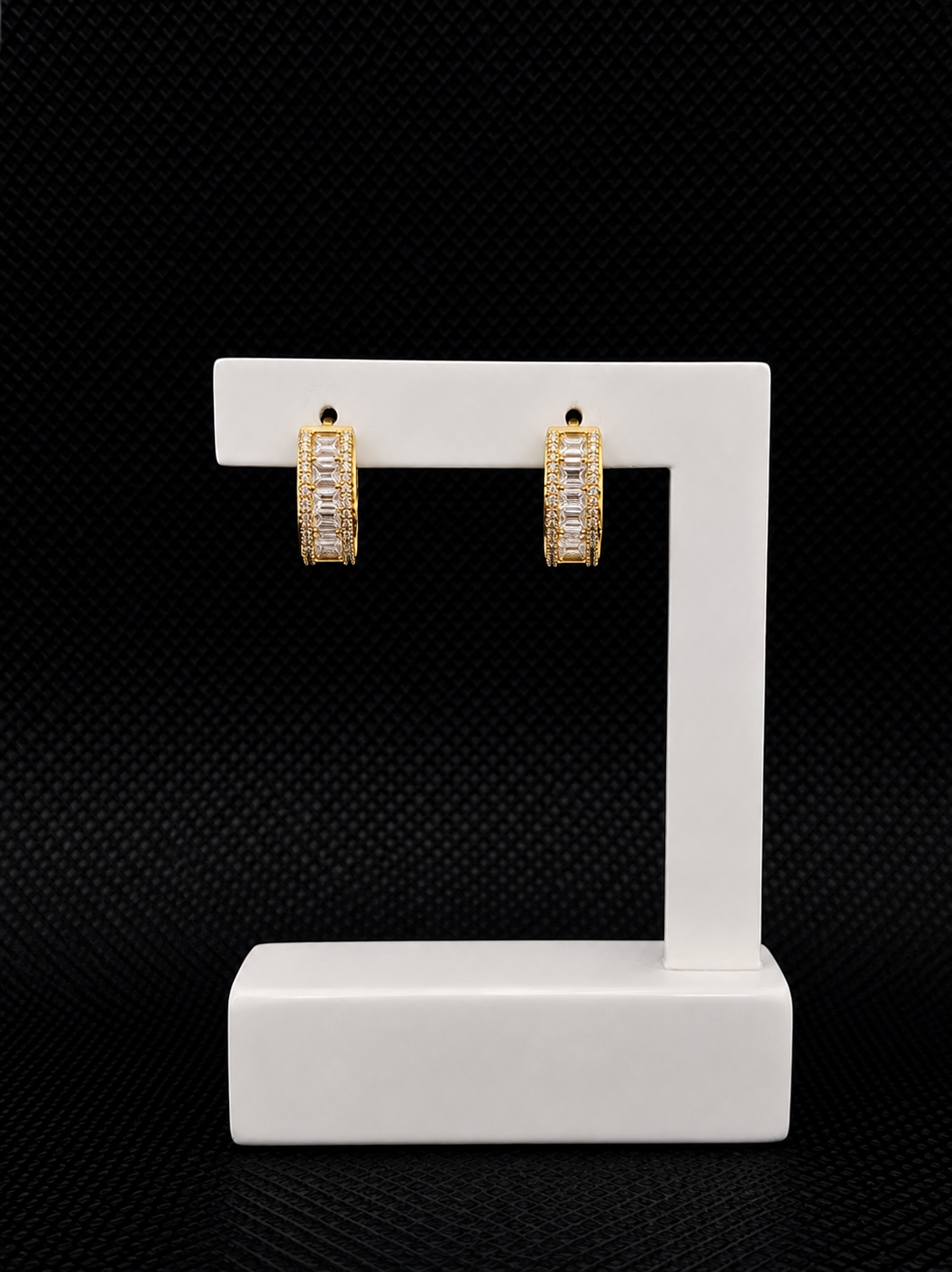 Argola Semijoia Cravejada Modelo 9 Brilho